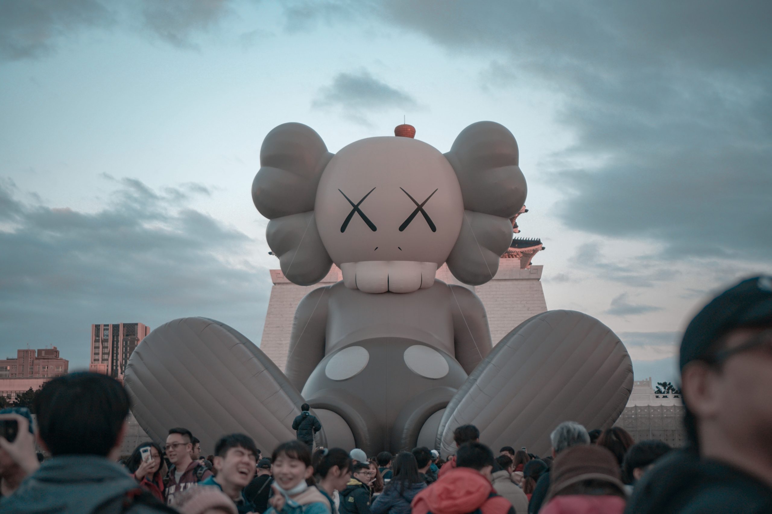 4 kaws